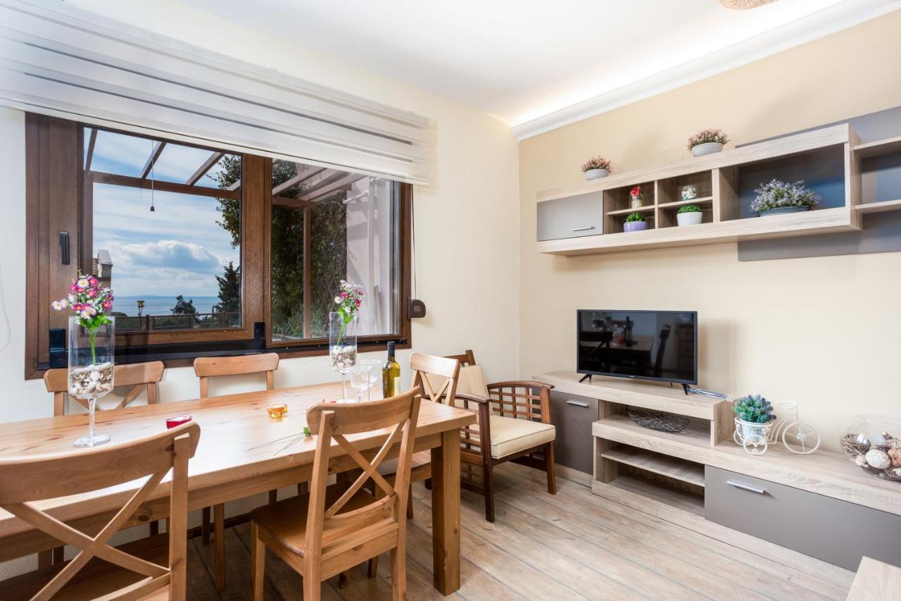 Twinstars Apartment With Courtyard And View Kalyves Polygyrou Esterno foto